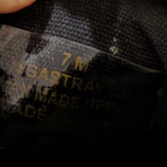 Guess shoes slip on womens shoes sz 7 gold brown sneakers dressy trendy - Picture 9 of 9